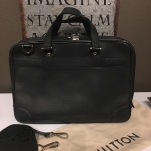 Lous Vuitton document bag authentic